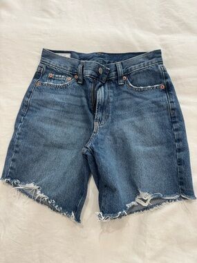 GAP High-Rise Bermuda Jeans in Light Blue Denim